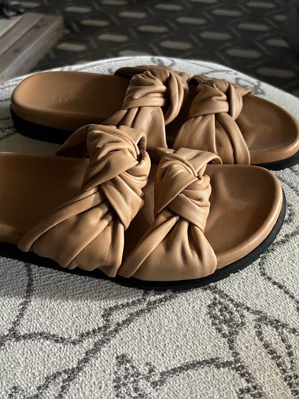 Women’s Knotted Slide Sandals in Tan